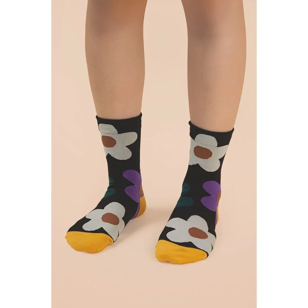 SC10007C-1 B Very J Multi Color Floral Print Socks Black One Size